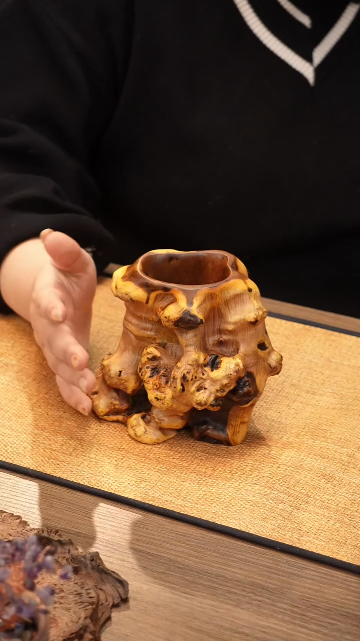 39号云小屋麻梨笔筒