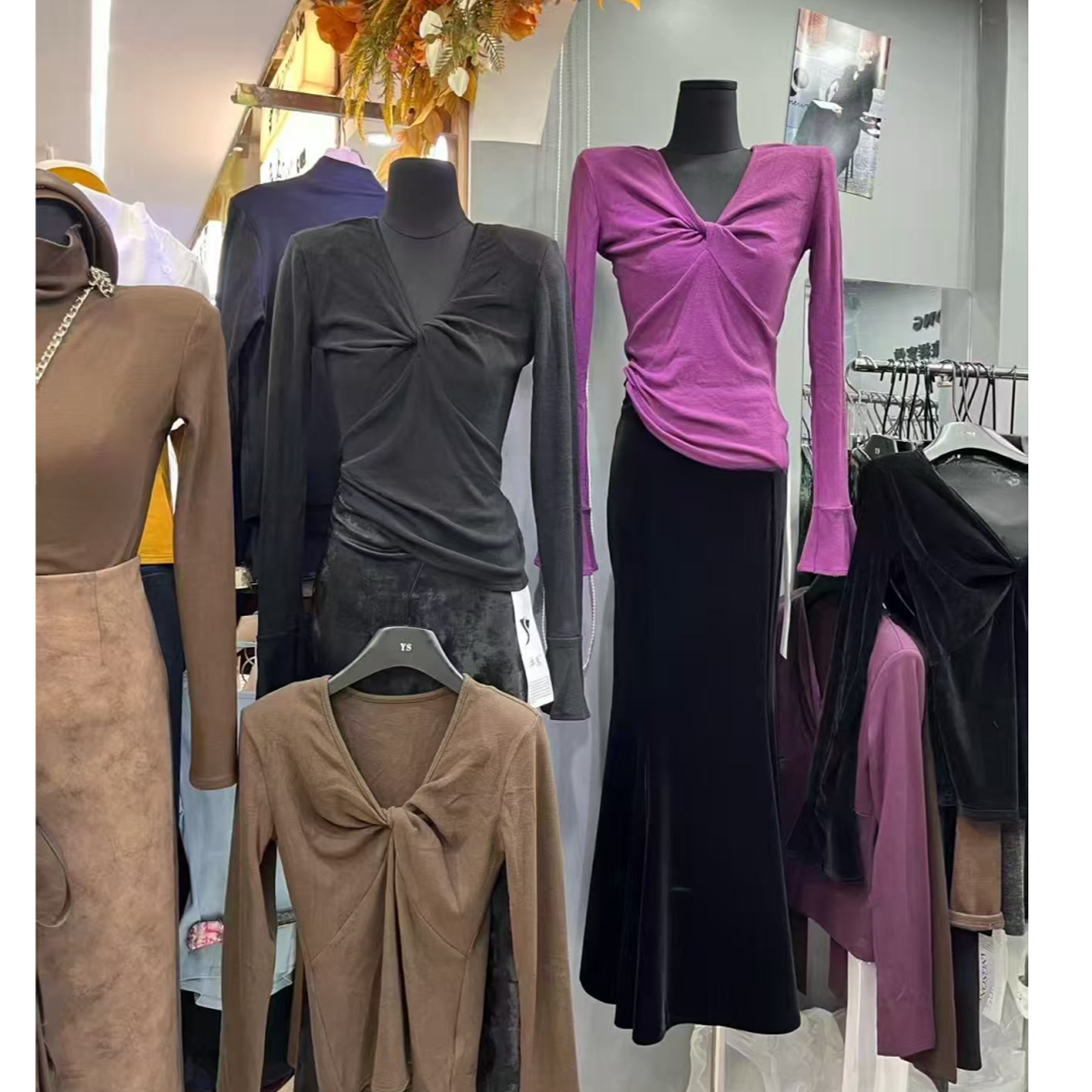 时尚显瘦双面磨毛扭结喇叭袖上衣