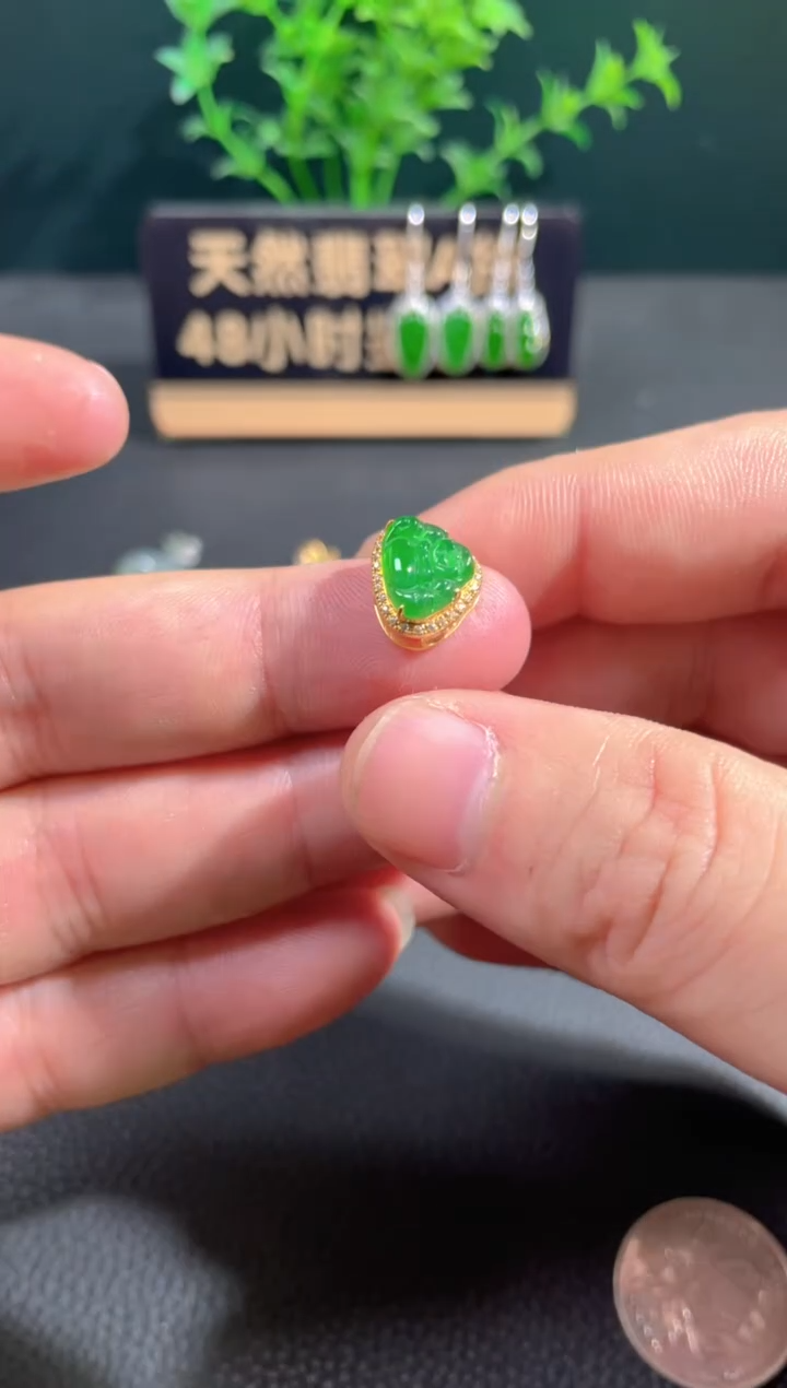 【闪购商品】翡翠颈饰18K金镶嵌翡翠