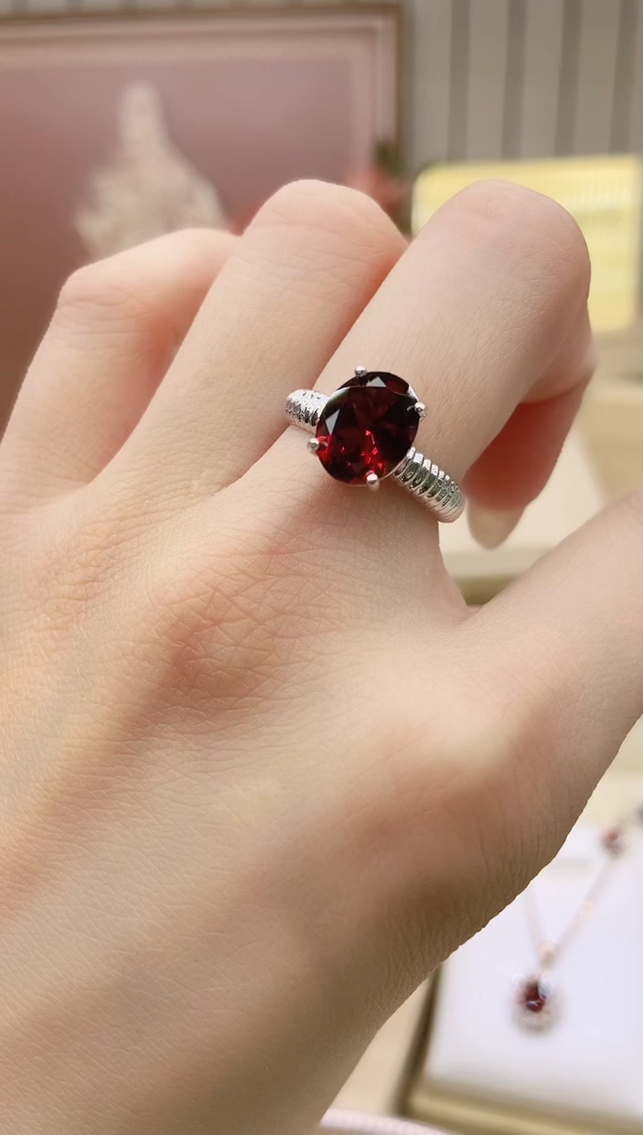 【闪购商品】石榴石戒指银S925镶嵌雯华/白