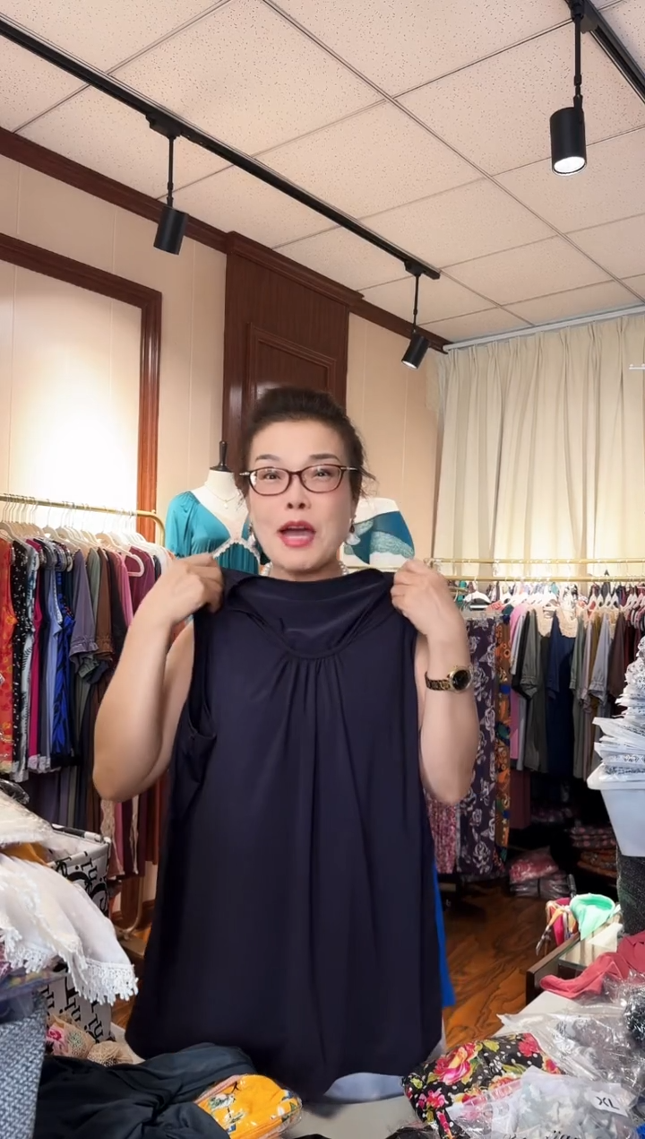 再生纤维素纤维黑紫色砍袖上衣（不包邮）