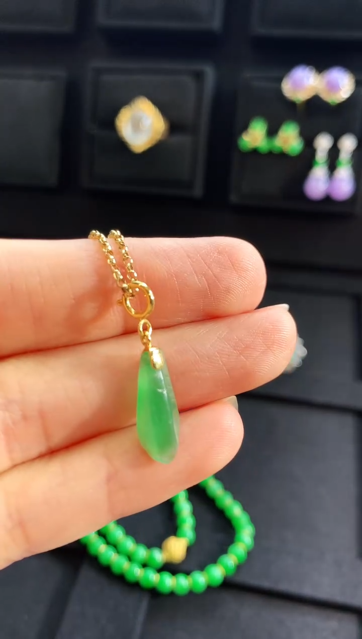 【闪购商品】翡翠吊坠(不含链)18K金镶嵌吊坠