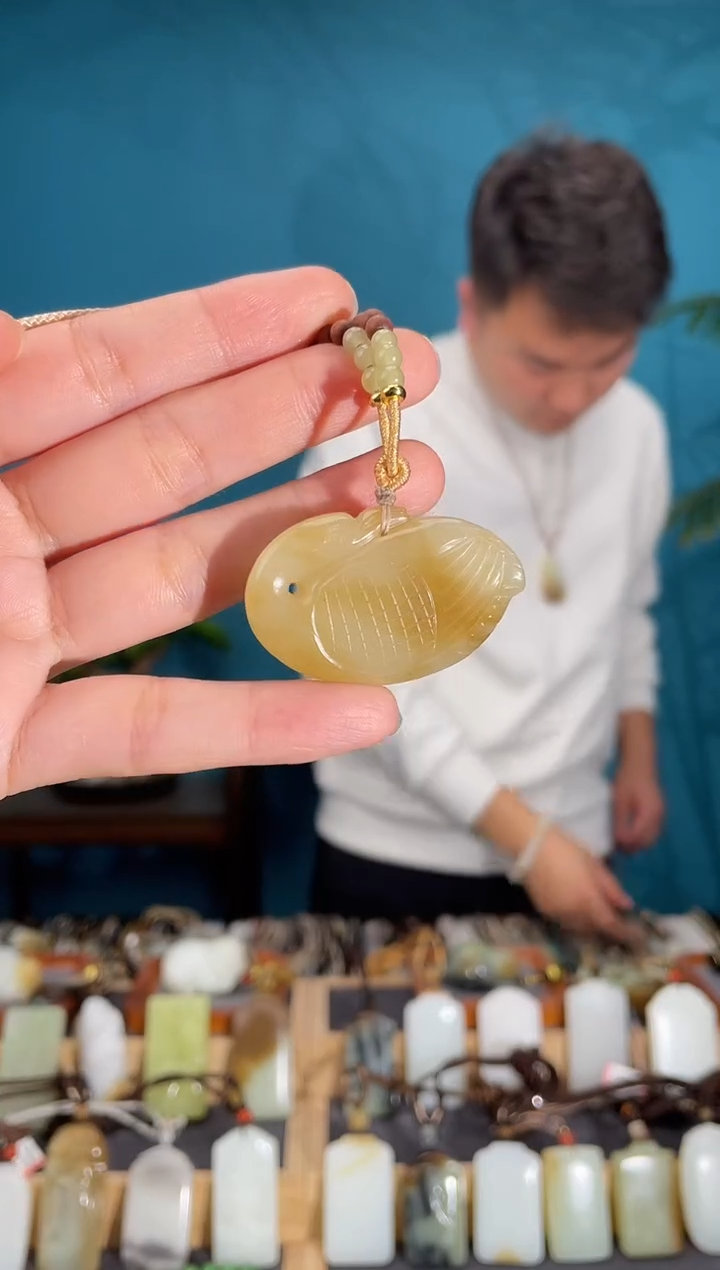 颈饰未镶嵌和田玉1