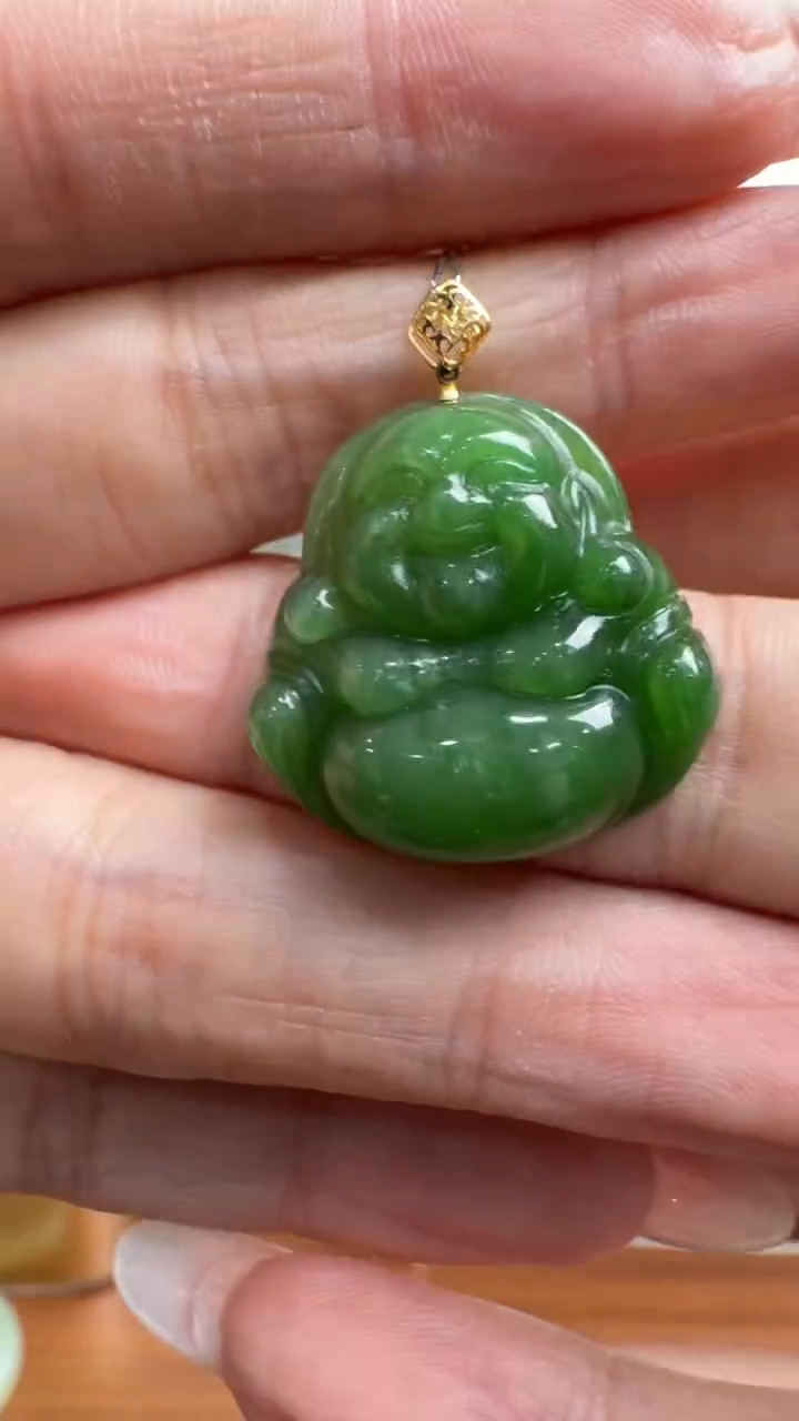颈饰18K金镶嵌和田玉挂件