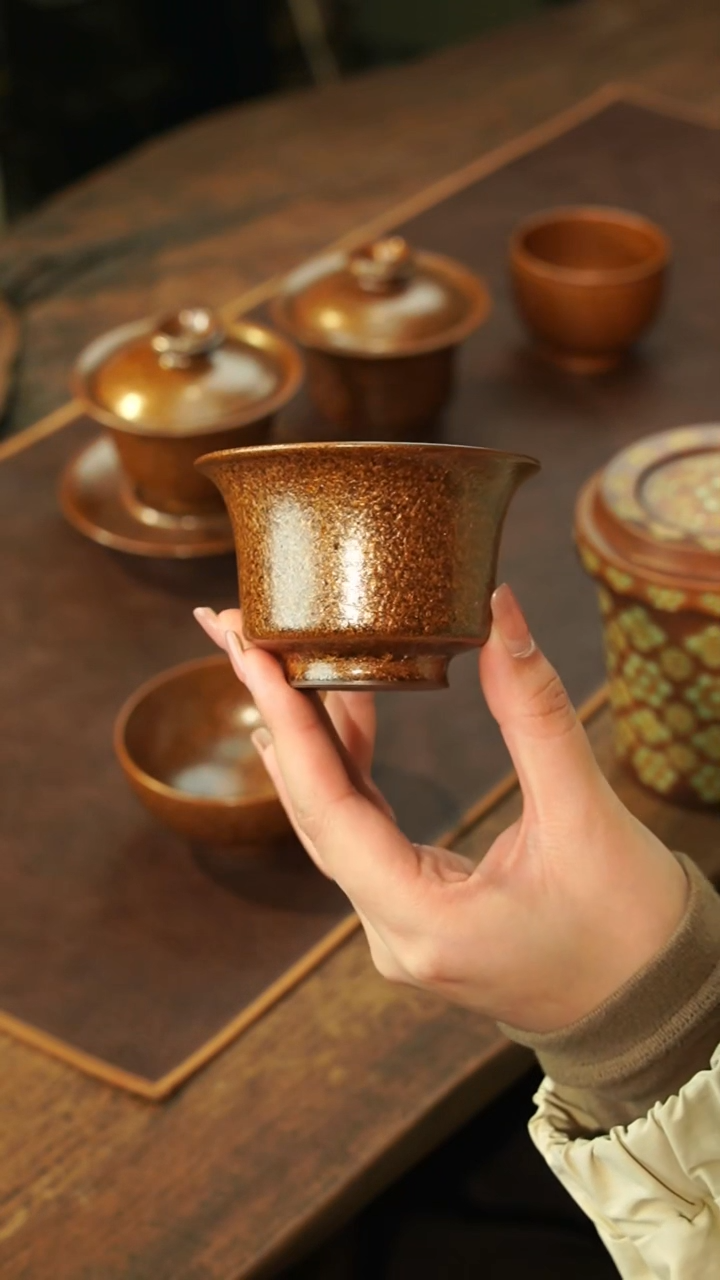 【闪购商品】瓷片梅有华 茶叶末釉 马蹄杯