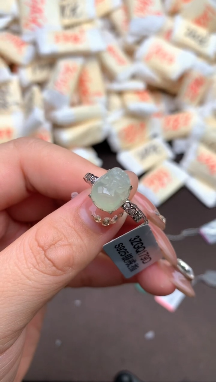 【闪购商品】翡翠银S925镶嵌戒指—