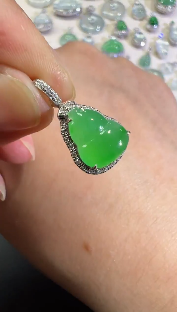 吊坠(不含链)18K金镶嵌翡翠B302|3980