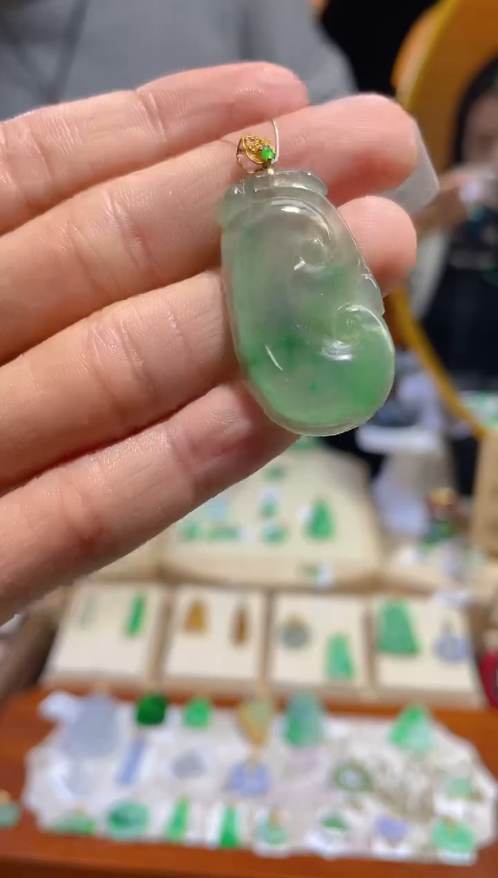 【闪购商品】翡翠颈饰18K金镶嵌假一赔三