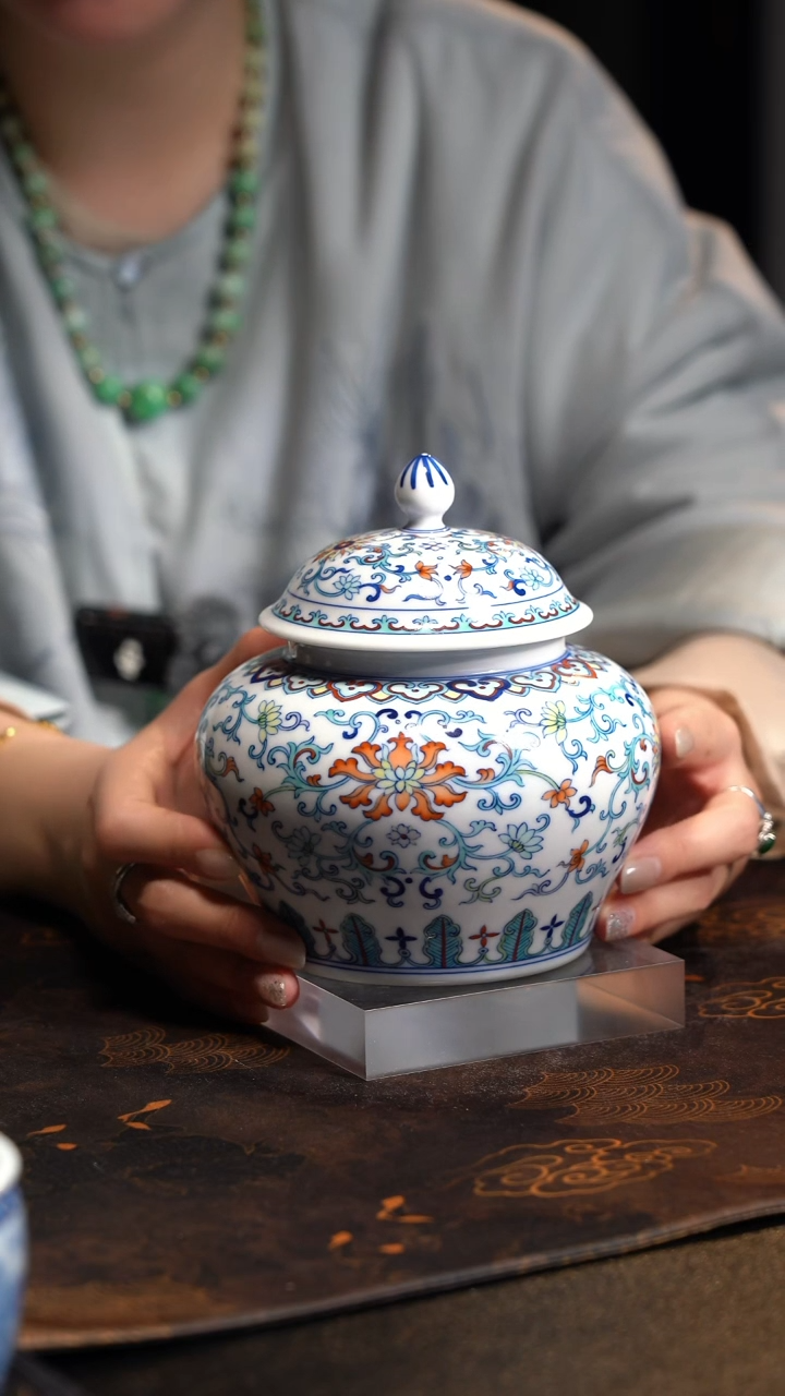 【闪购商品】J涂杏花窑斗彩缠枝莲盖罐