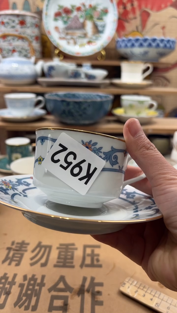 瓷片J****"瓷片------K952