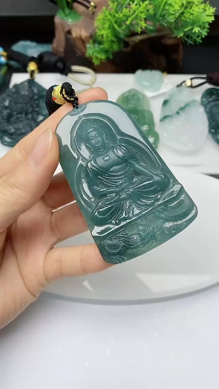 【闪购商品】翡翠颈饰未镶嵌