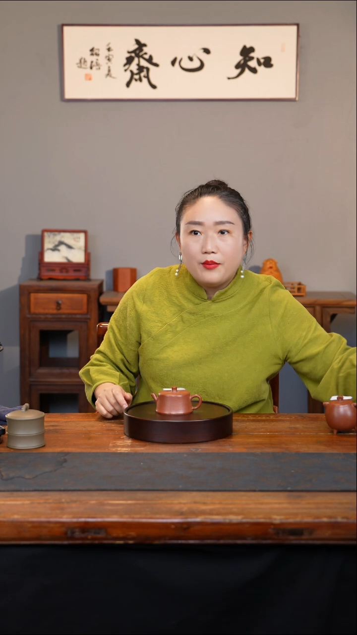 茶壶紫砂柱础壶110cc    