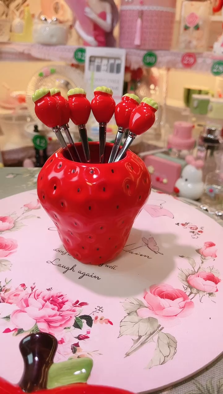 【闪购商品】摆件草莓水果叉品质好，发货快，放心拍