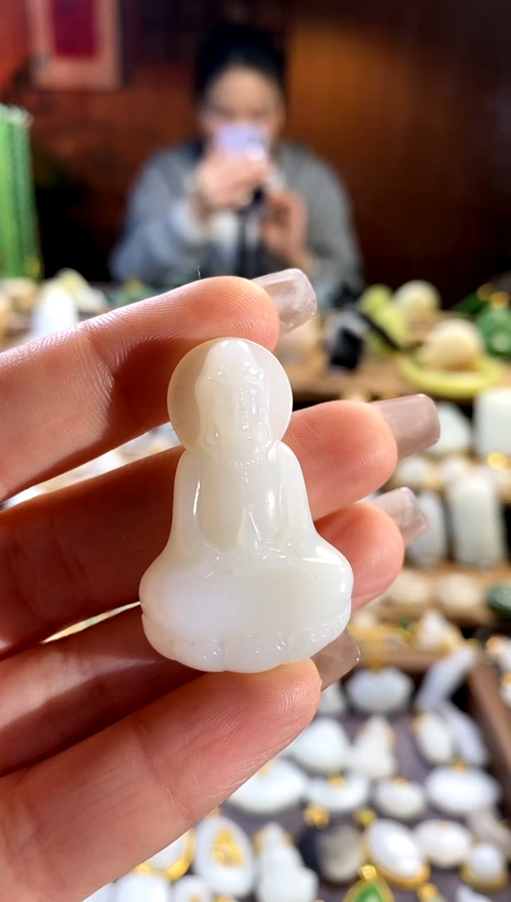 【闪购商品】和田玉吊坠未镶嵌。