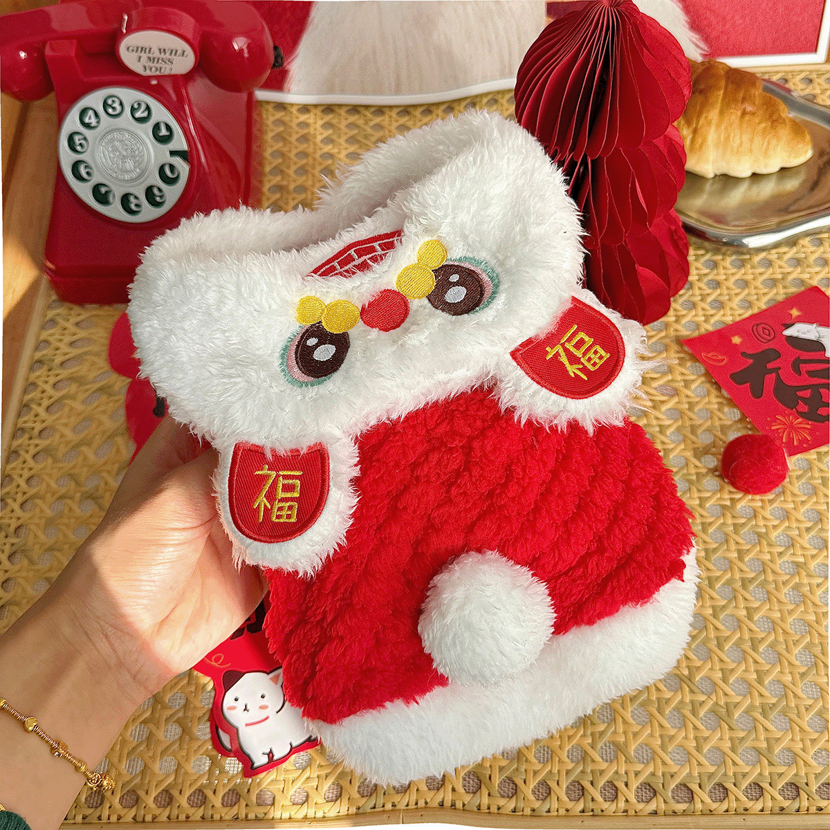 新年宠物衣服醒狮刺绣半高领狗狗猫咪保暖毛绒可爱喜庆毛衣背心