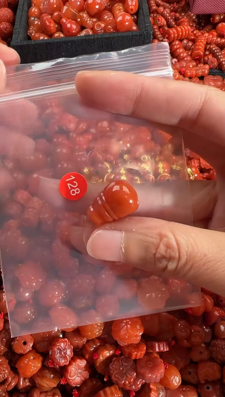 【闪购商品】南红玛瑙颈饰未镶嵌3