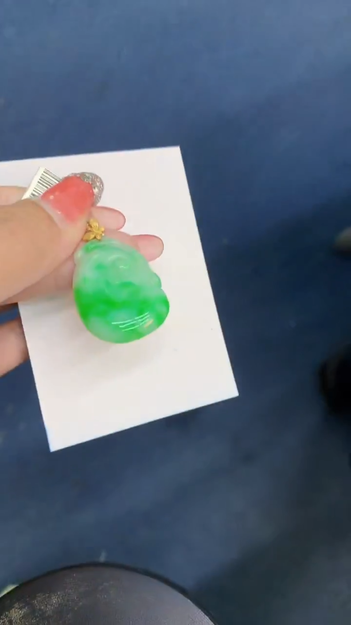 颈饰18K金镶嵌翡翠1