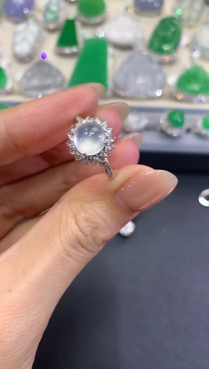 【闪购商品】翡翠戒指18K金镶嵌q49