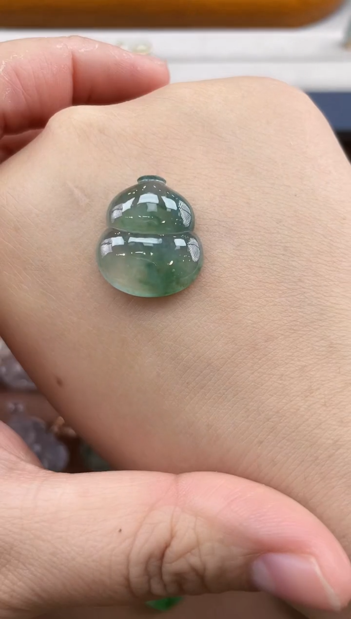 【闪购商品】翡翠颈饰未镶嵌葫芦