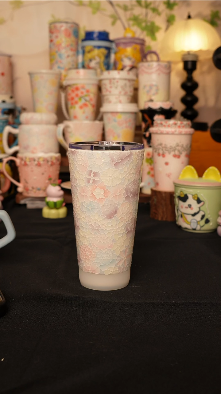 陶景德镇手绘的杯子 