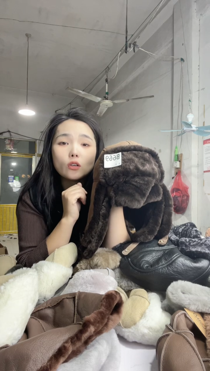 绵羊毛雷锋帽  磨砂 棕 669