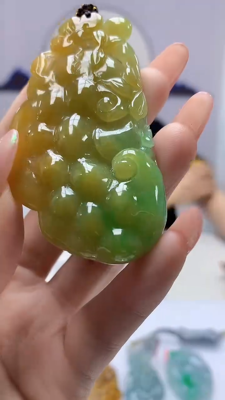 【闪购商品】定制翡翠未镶嵌4829DD-毛货挂件96