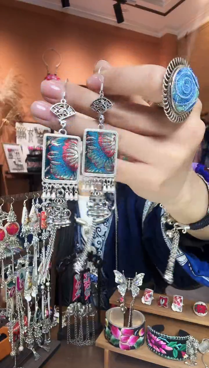 【闪购商品】刺绣纯手工民族风耳环