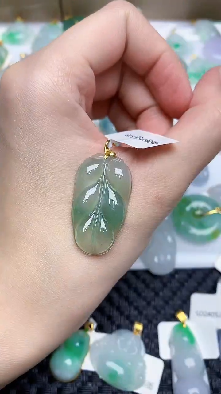 【闪购商品】翡翠颈饰18K金镶嵌86786786876