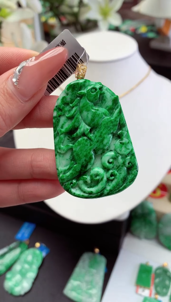 【闪购商品】翡翠吊坠(不含链)18K金镶嵌挂件