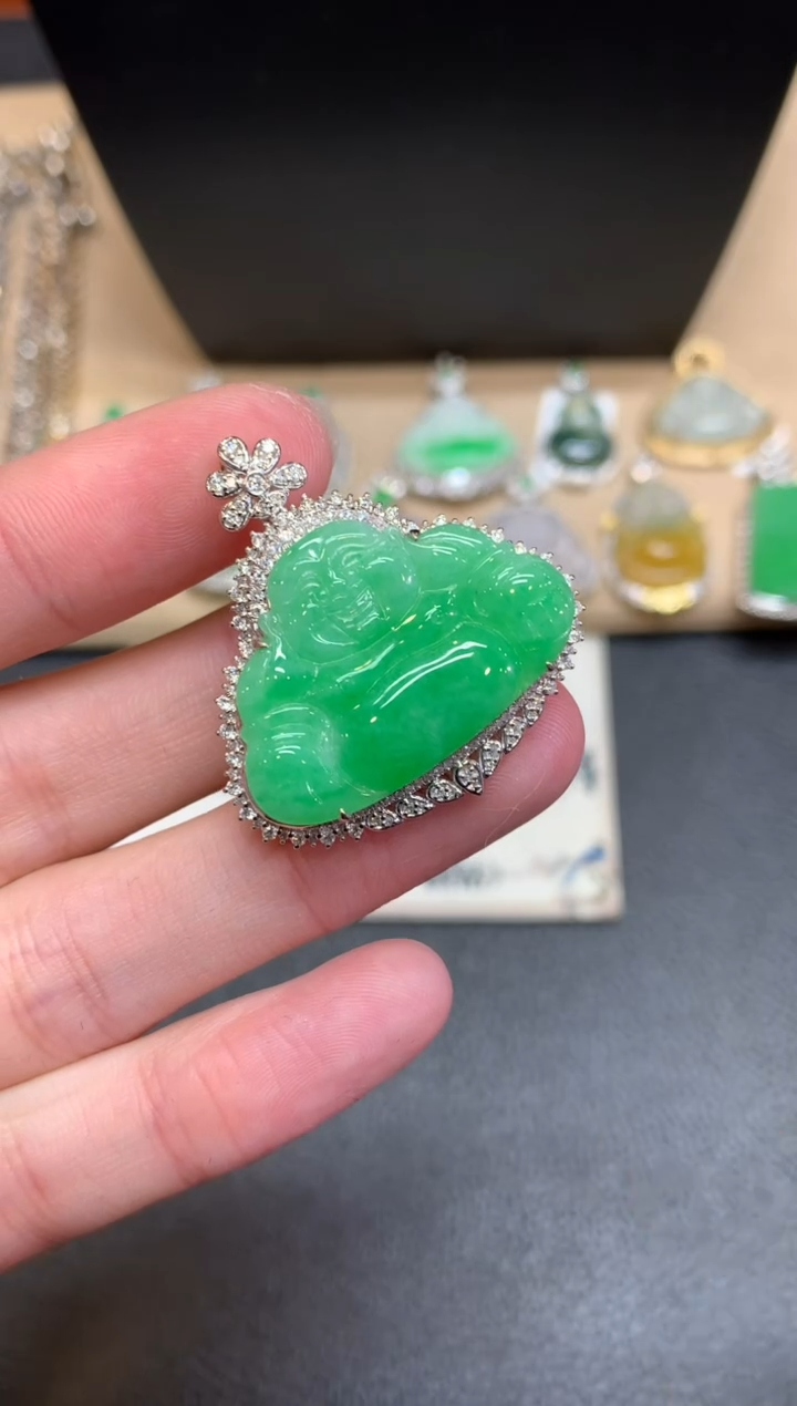 【闪购商品】翡翠颈饰18K金镶嵌佛公【无服务费】