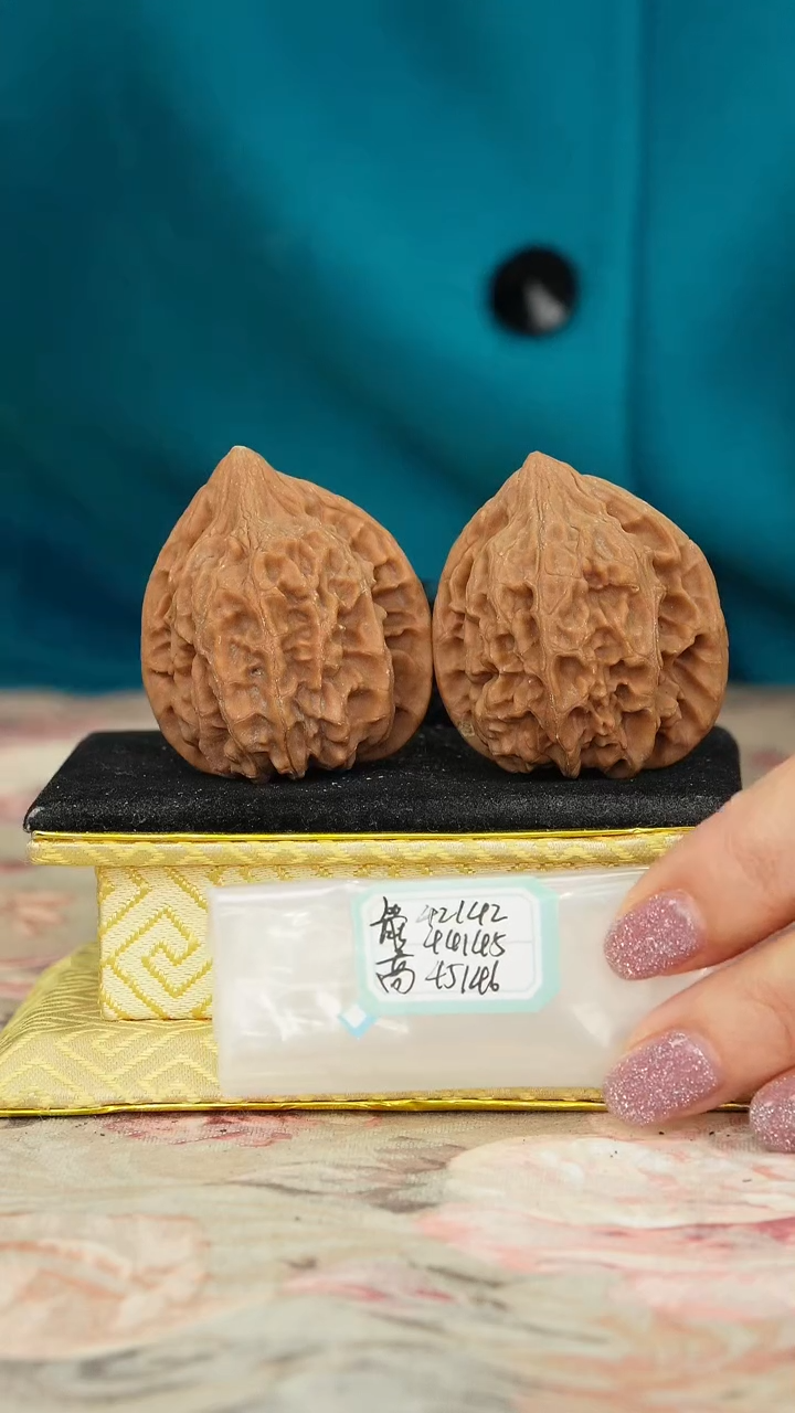 【闪购商品】文玩核桃把件鸡心有修
