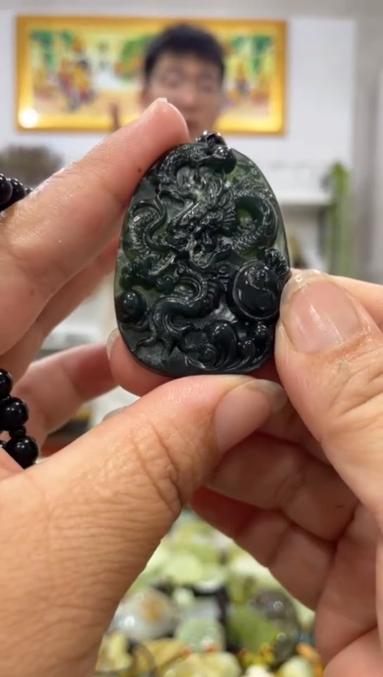 未镶嵌岫玉吊坠 