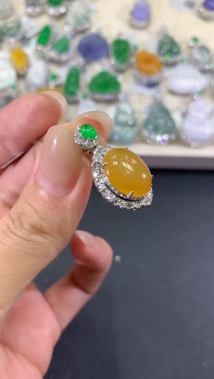 【闪购商品】翡翠吊坠(不含链)18K金镶嵌q169       