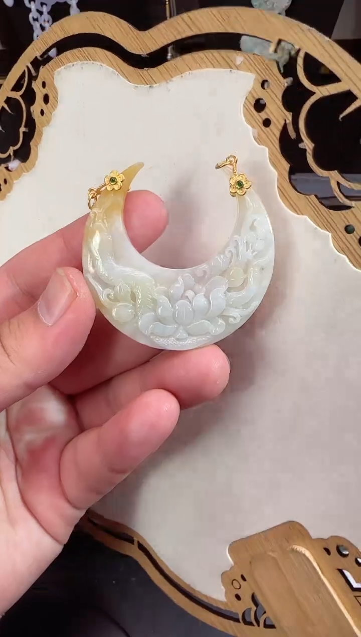 【闪购商品】翡翠颈饰未镶嵌牌子