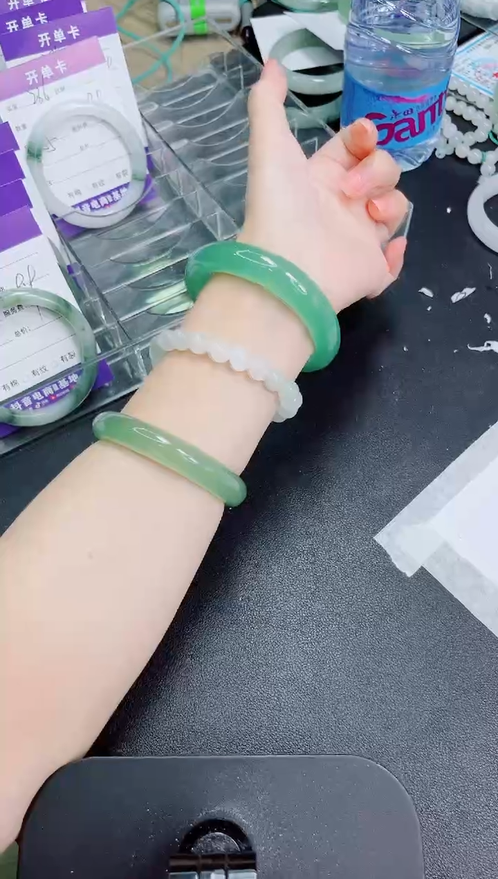 石英质玉手镯未镶嵌287-58