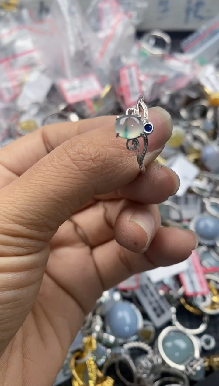 银S925镶嵌戒指翡翠a****2999              7