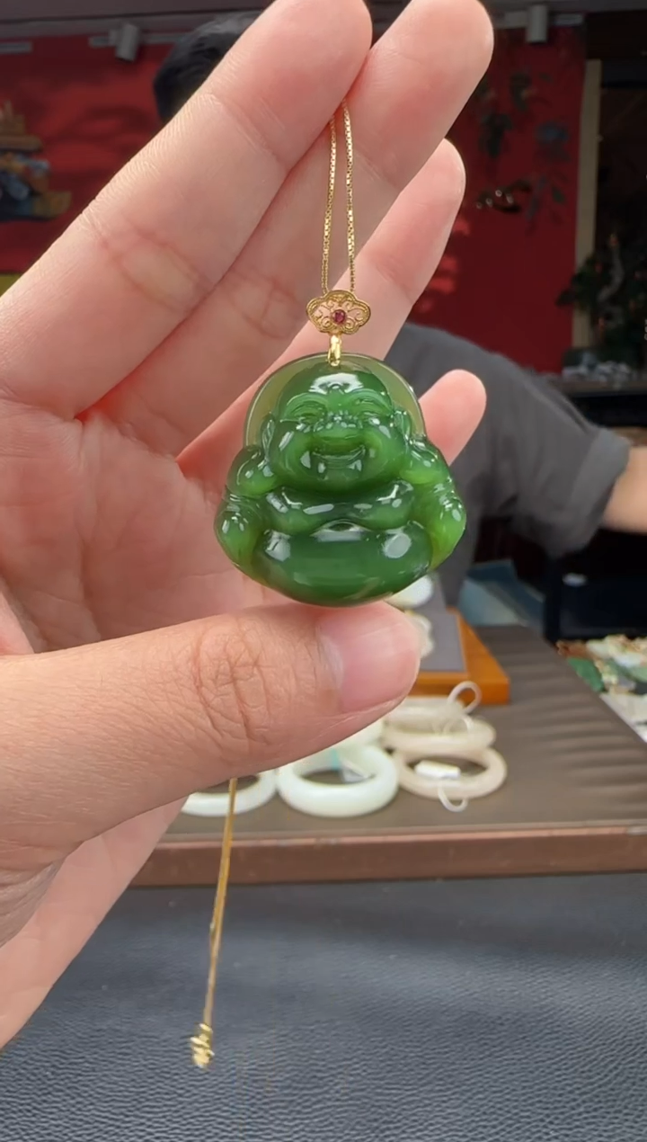 和田玉18K金镶嵌颈饰碧玉佛公