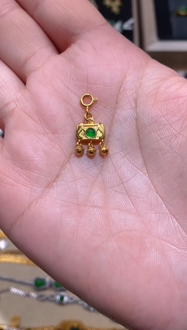 【闪购商品】翡翠吊坠(不含链)银S925镶嵌如意锁