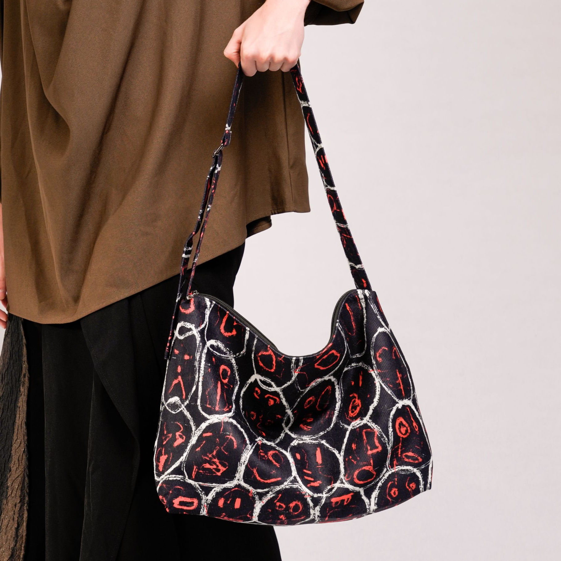 无则艺【宽肩带】红脸人原创时尚简约印花男女通用单肩斜挎包