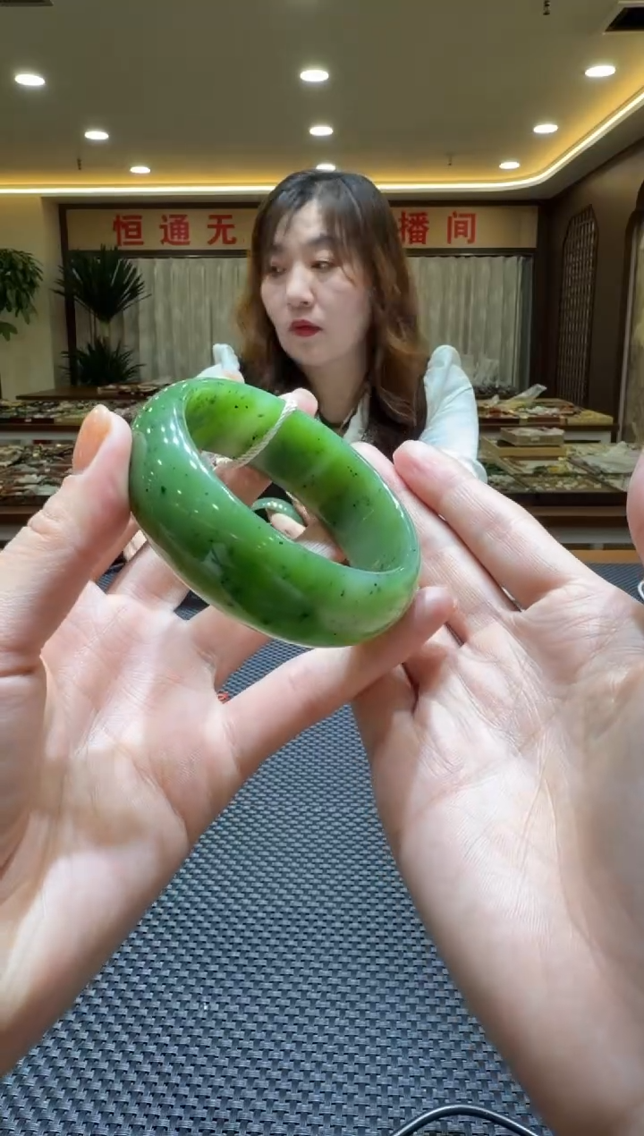 颈饰未镶嵌和田玉手镯58