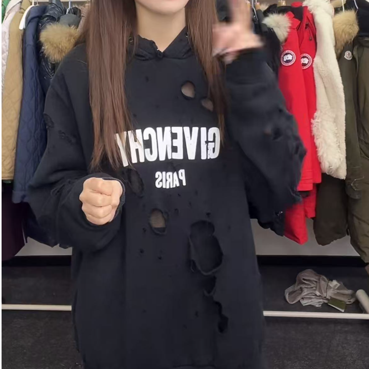 99新 Givenchy/纪梵希 黑色破铜卫衣
