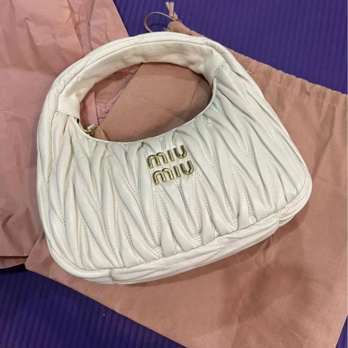 99新 MIU MIU/缪缪 小花姑姑P205945404 mini hobo 白色手提包