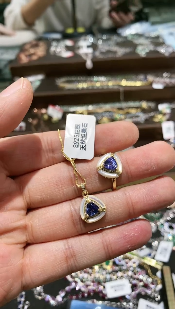 【闪购商品】坦桑石套装银S925镶嵌套装