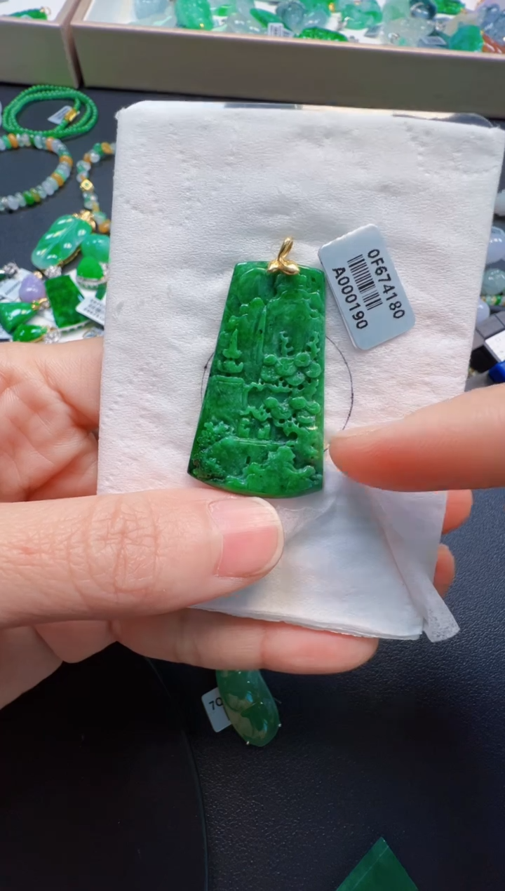 【闪购商品】翡翠吊坠(不含链)未镶嵌680