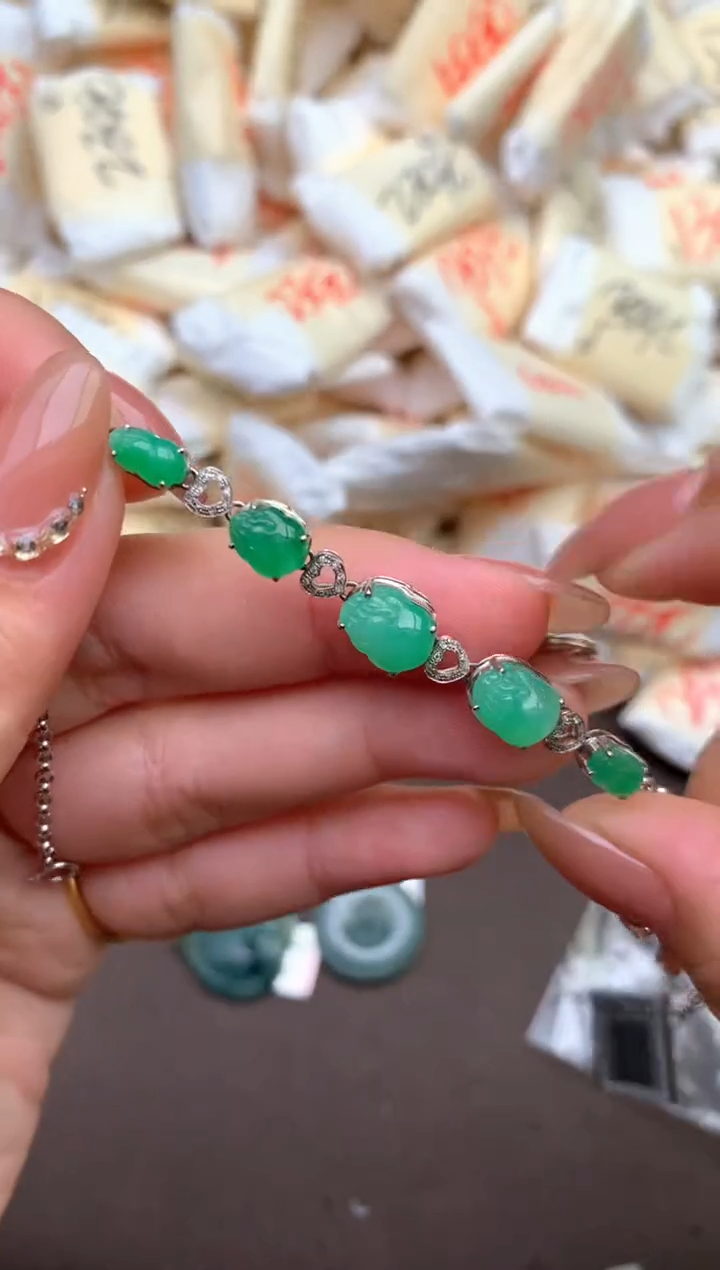 【闪购商品】翡翠手链18K金镶嵌 — 