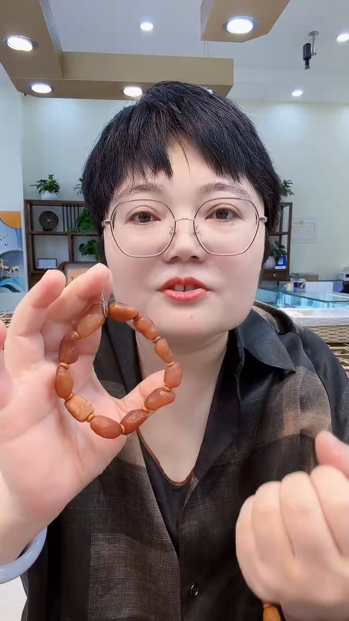 【闪购商品】琥珀手串未镶嵌手串