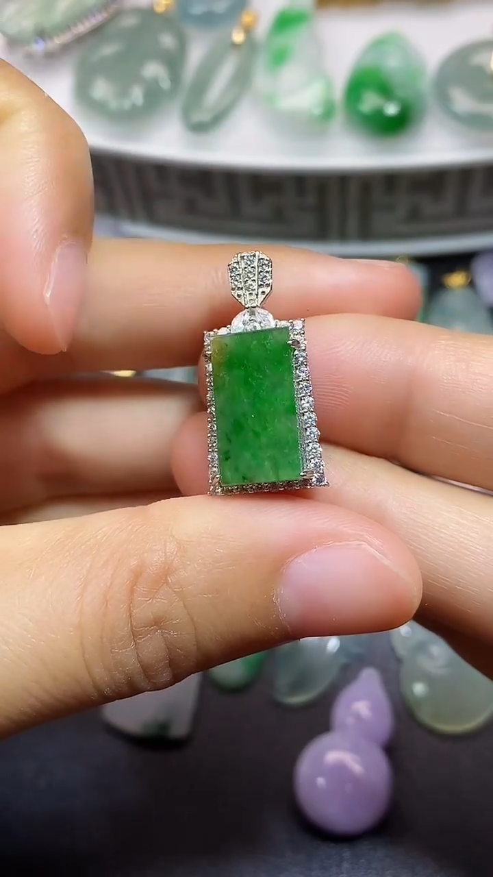 颈饰银S925镶嵌翡翠吊坠