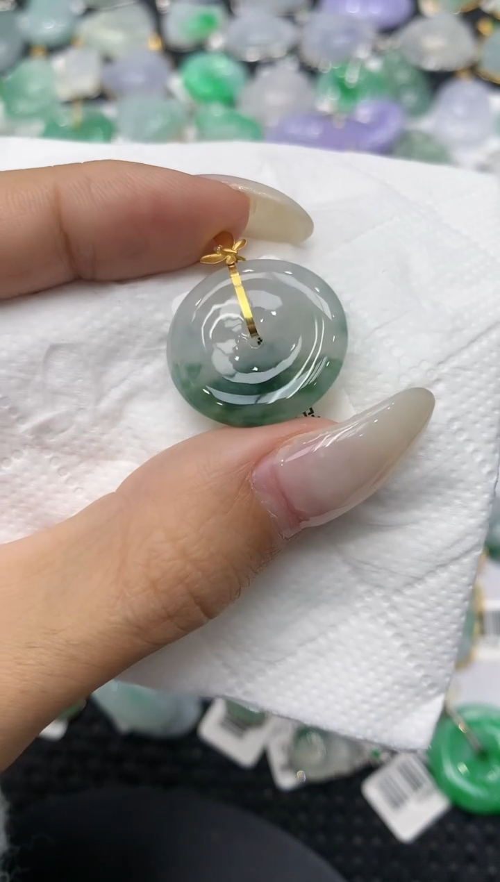 颈饰18K金镶嵌翡翠11111111111