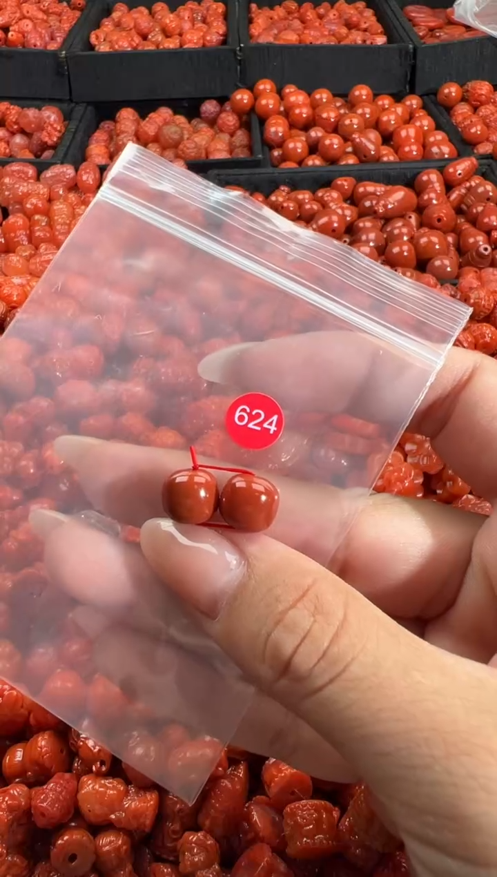 颈饰未镶嵌南红玛瑙1