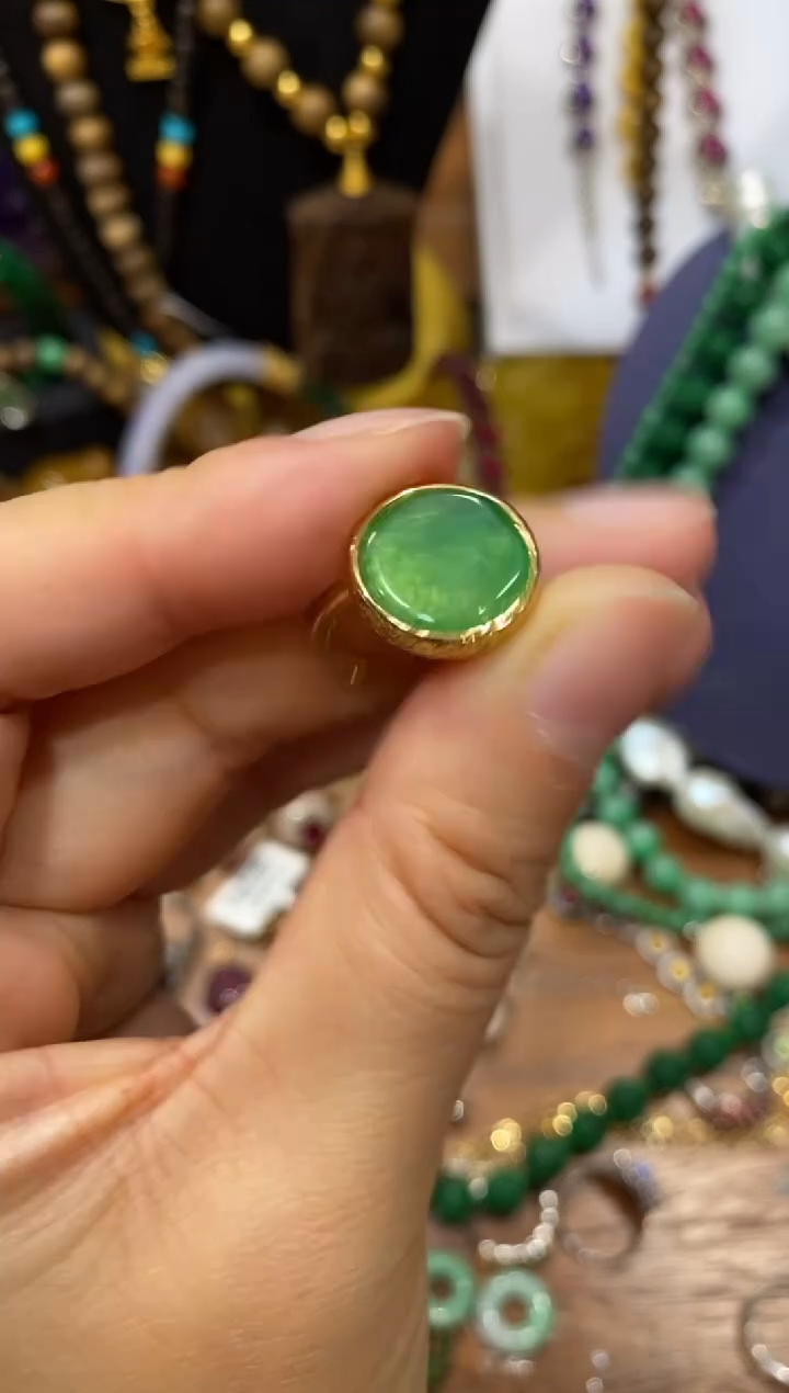 无非金属绿色戒指